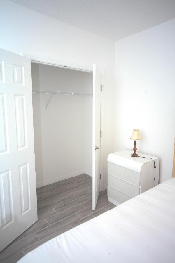 A Beautiful Queen Bedroom Orlando Exterior foto